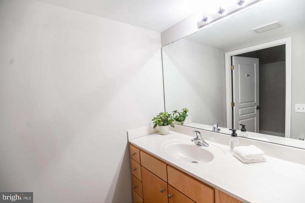 616 E E STREET NW Unit: 656