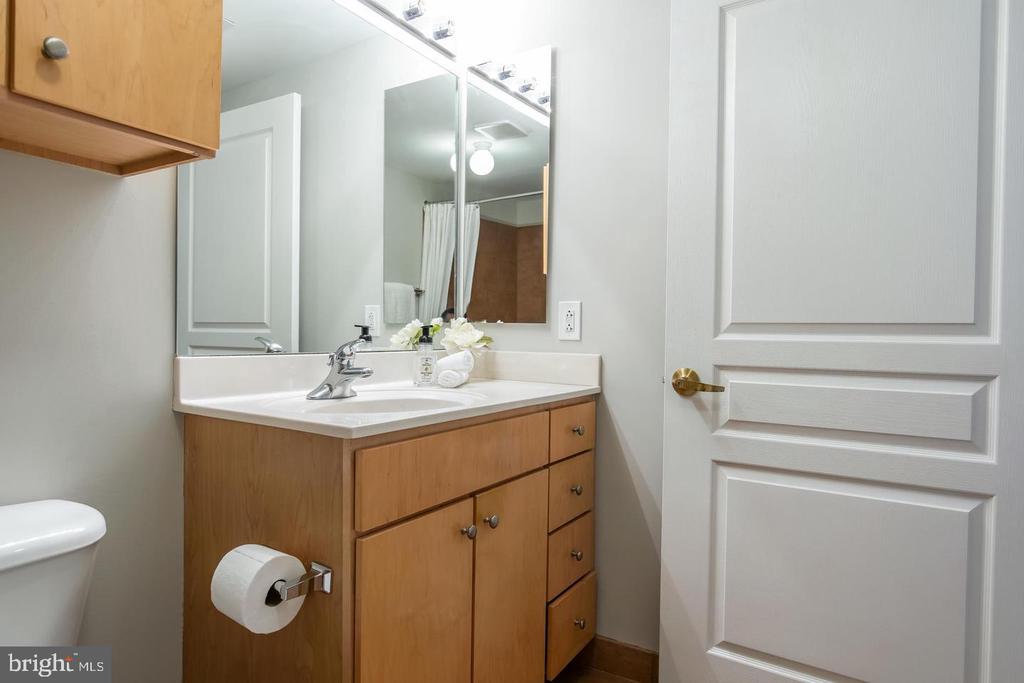 616 E E STREET NW Unit: 656