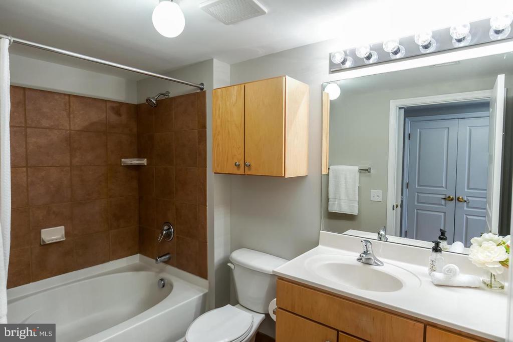616 E E STREET NW Unit: 656