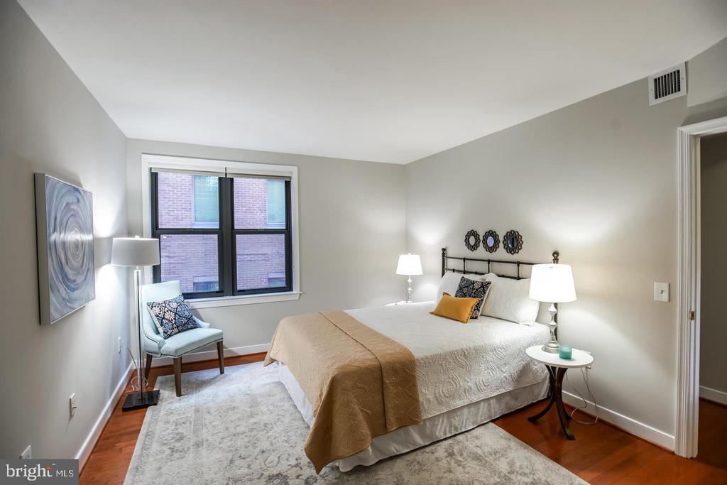 616 E E STREET NW Unit: 656