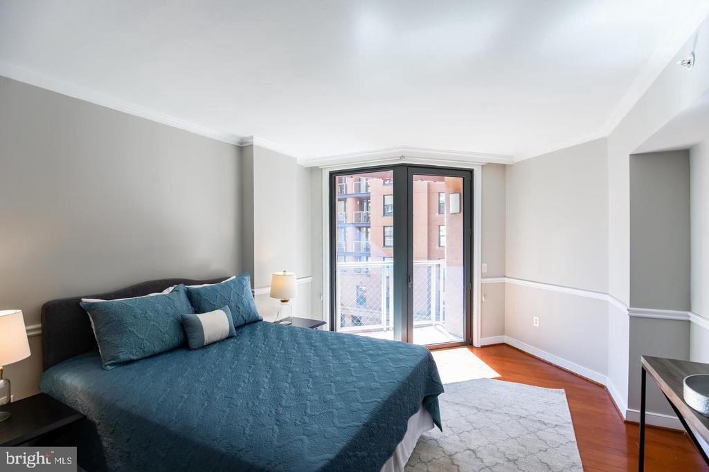 616 E E STREET NW Unit: 656