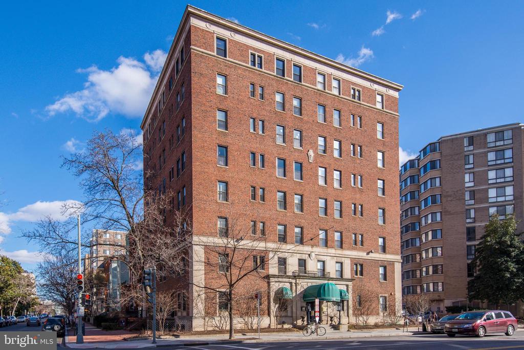 1133 13TH STREET NW Unit: 802
