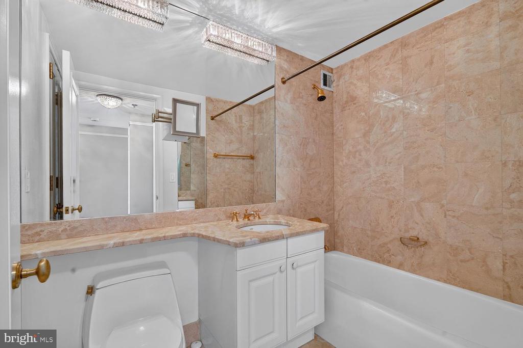 1155 23RD STREET NW Unit: 5J