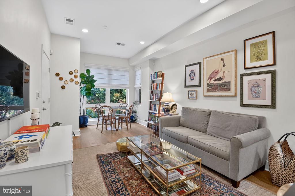 11 15TH STREET NE Unit: 8