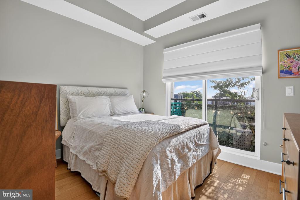 11 15TH STREET NE Unit: 8