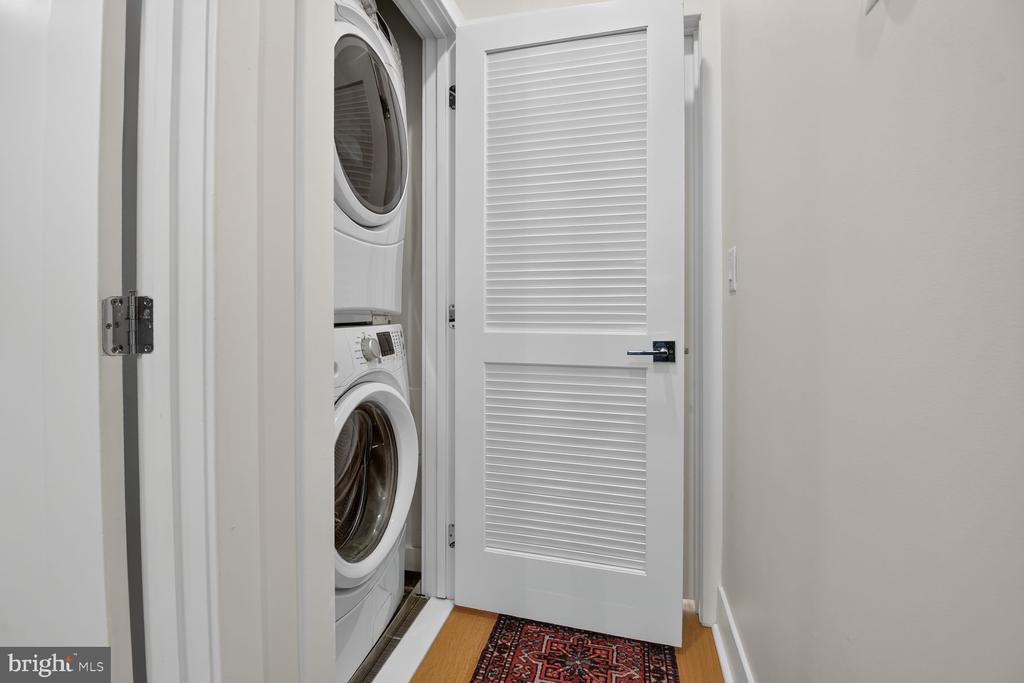 11 15TH STREET NE Unit: 8