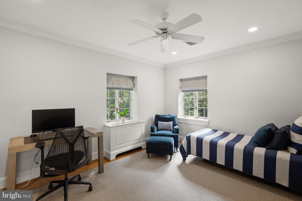 3101 ELLICOTT STREET NW
