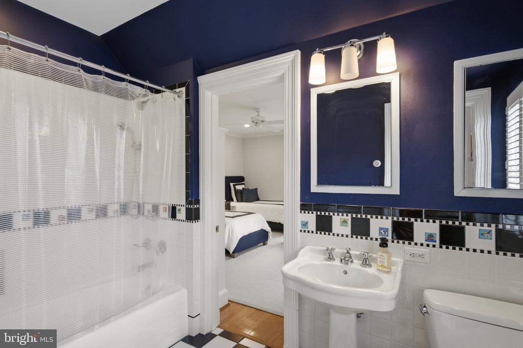 3101 ELLICOTT STREET NW