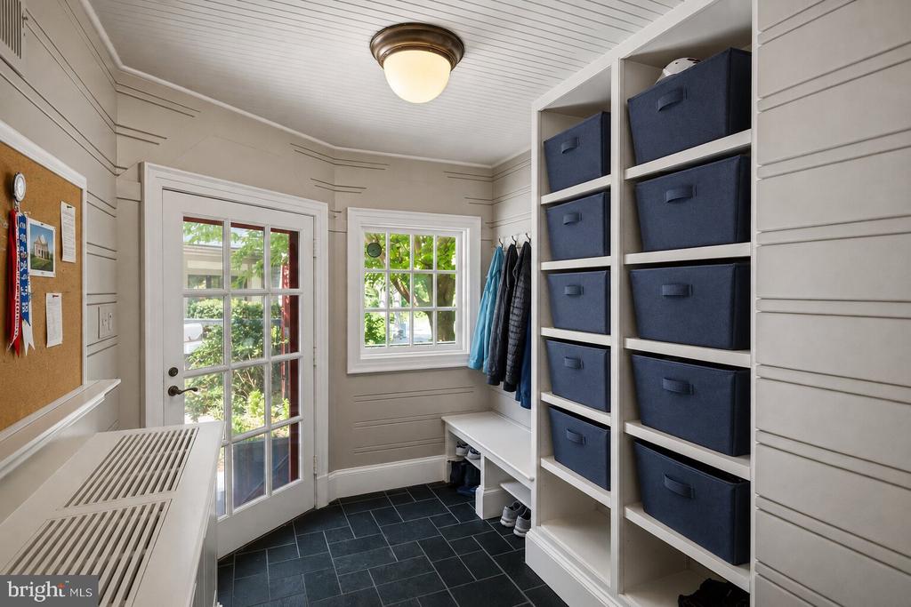 3101 ELLICOTT STREET NW