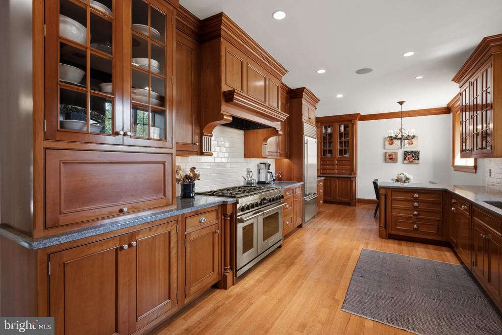 3101 ELLICOTT STREET NW