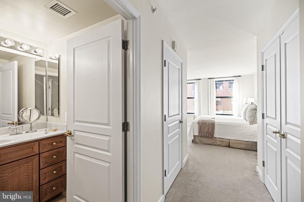 616 E E STREET NW Unit: 1152