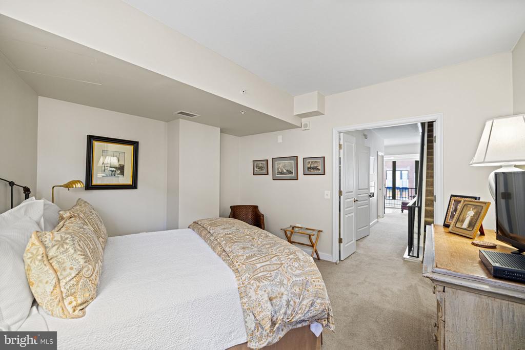 616 E E STREET NW Unit: 1152