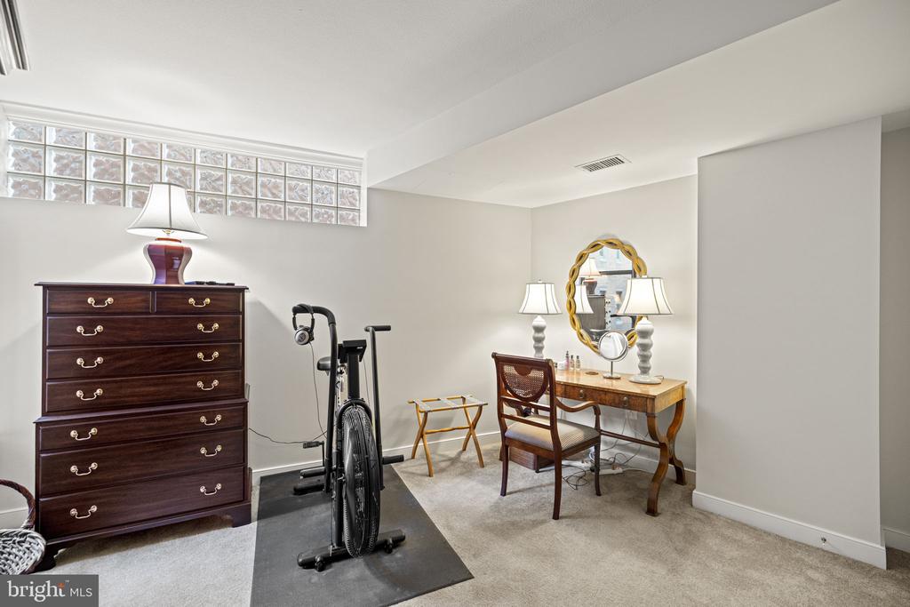 616 E E STREET NW Unit: 1152