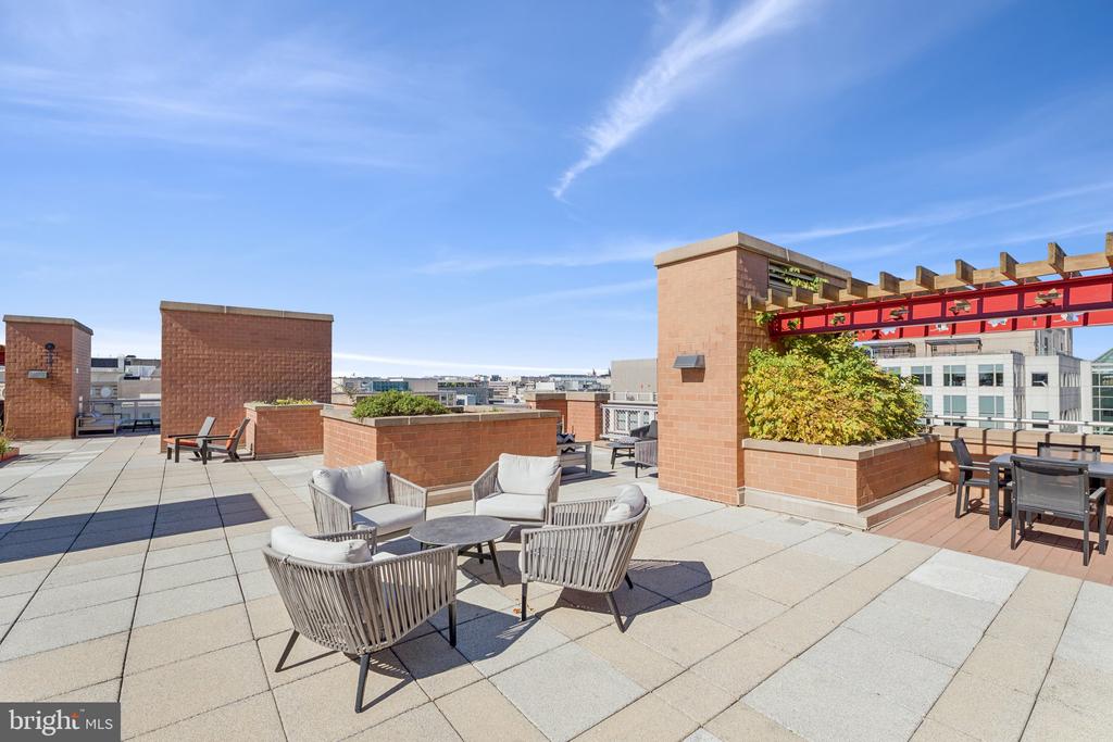616 E E STREET NW Unit: 1152