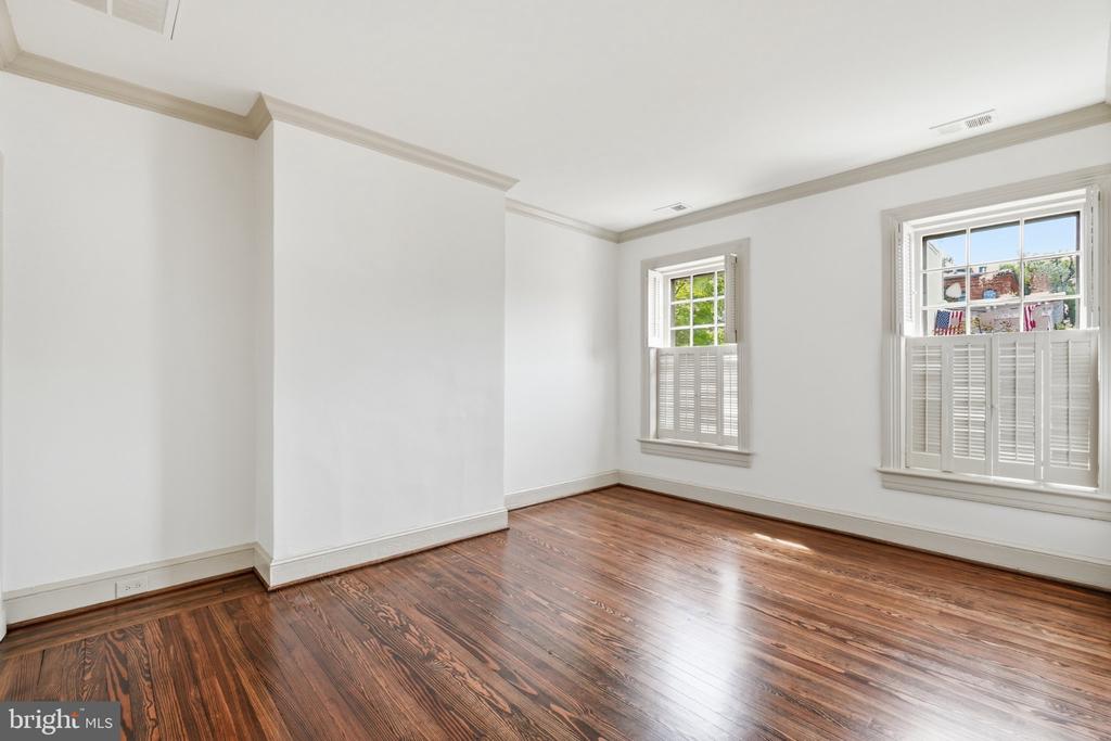 1241 33RD STREET NW
