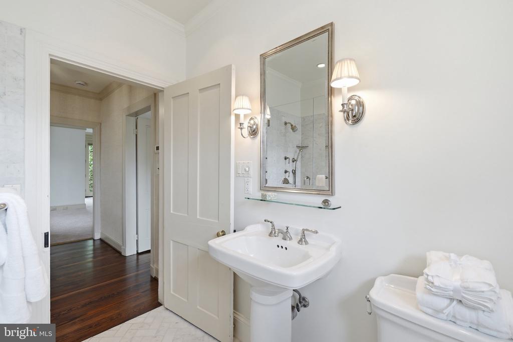 1241 33RD STREET NW