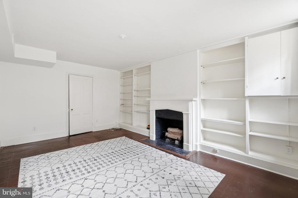 1241 33RD STREET NW