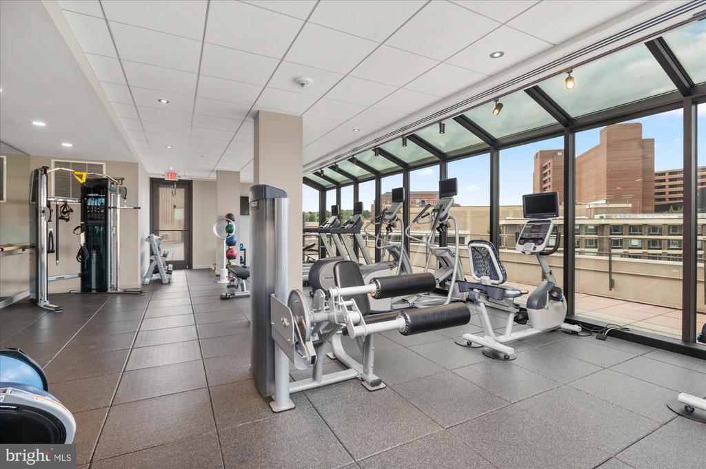 2700 CALVERT STREET NW Unit: 712