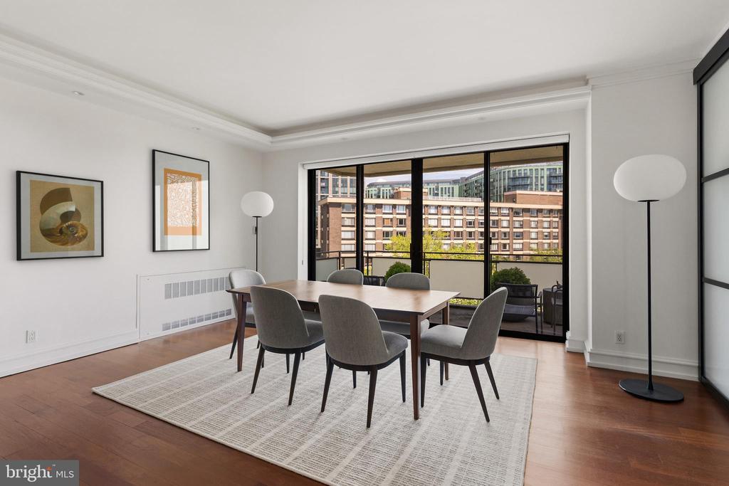 2700 CALVERT STREET NW Unit: 712