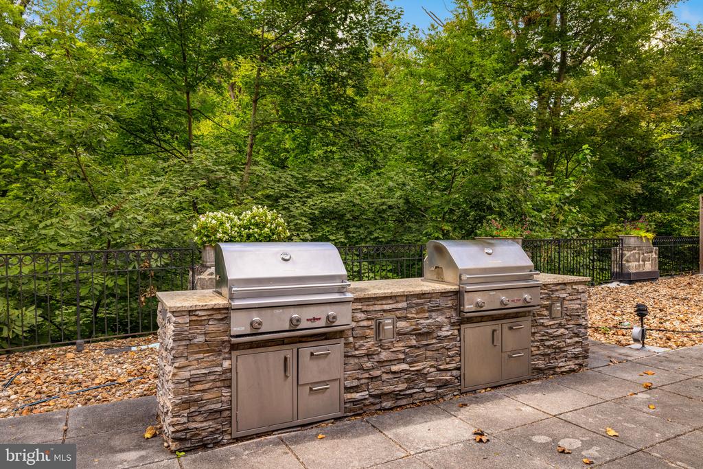 2737 DEVONSHIRE PLACE NW Unit: 322