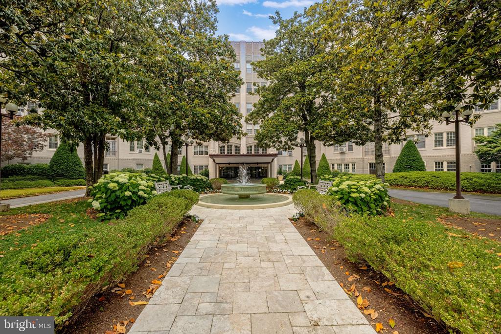 2737 DEVONSHIRE PLACE NW Unit: 322