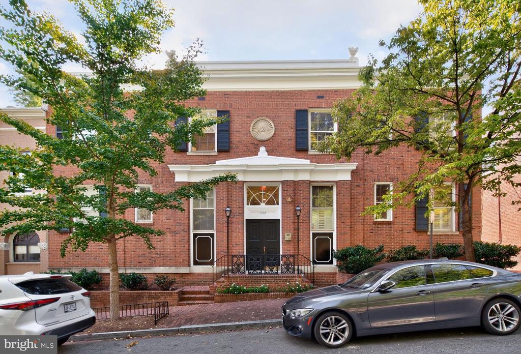 1632 30TH STREET NW Unit: 9