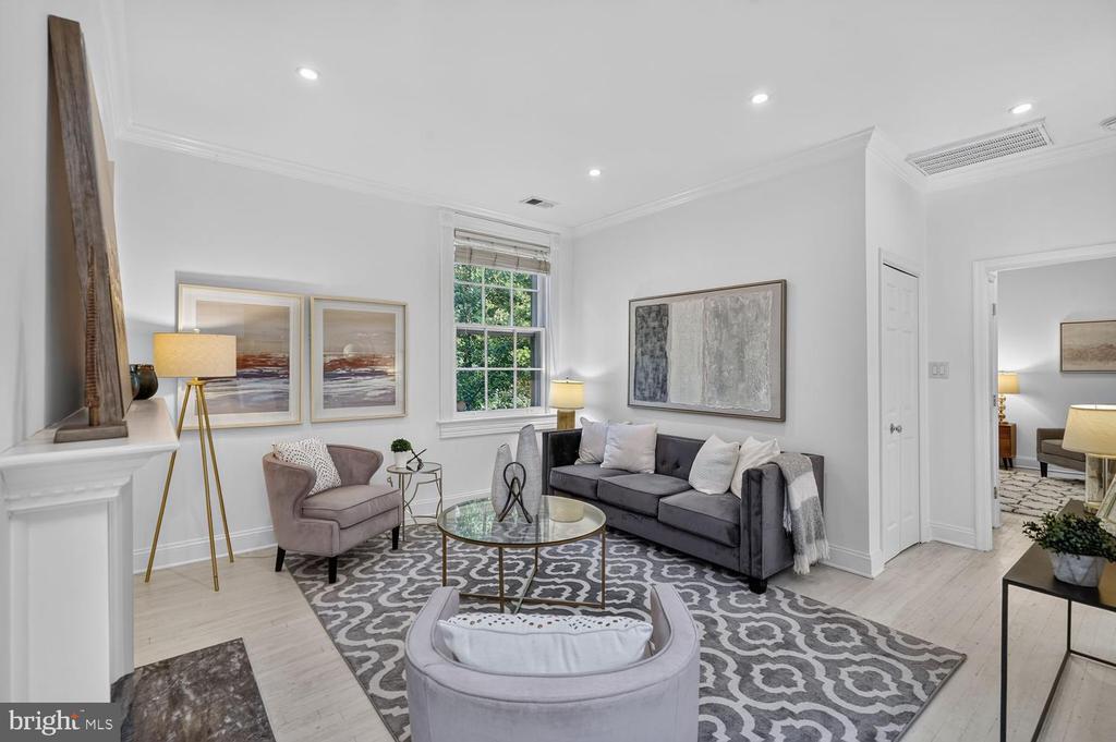 1632 30TH STREET NW Unit: 9
