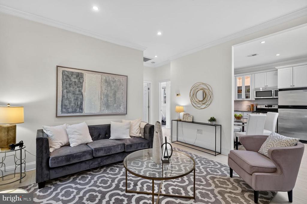 1632 30TH STREET NW Unit: 9