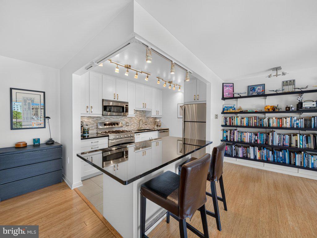 1280 21ST STREET NW Unit: 806
