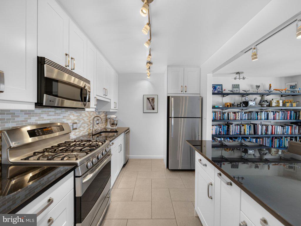 1280 21ST STREET NW Unit: 806