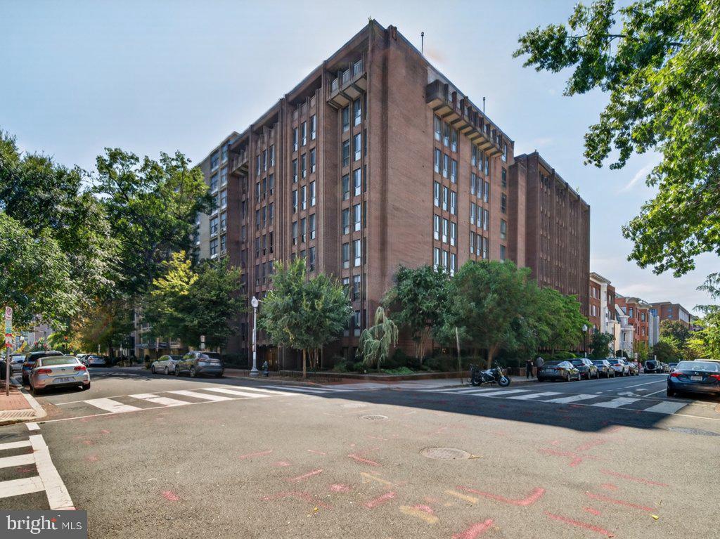 1280 21ST STREET NW Unit: 806