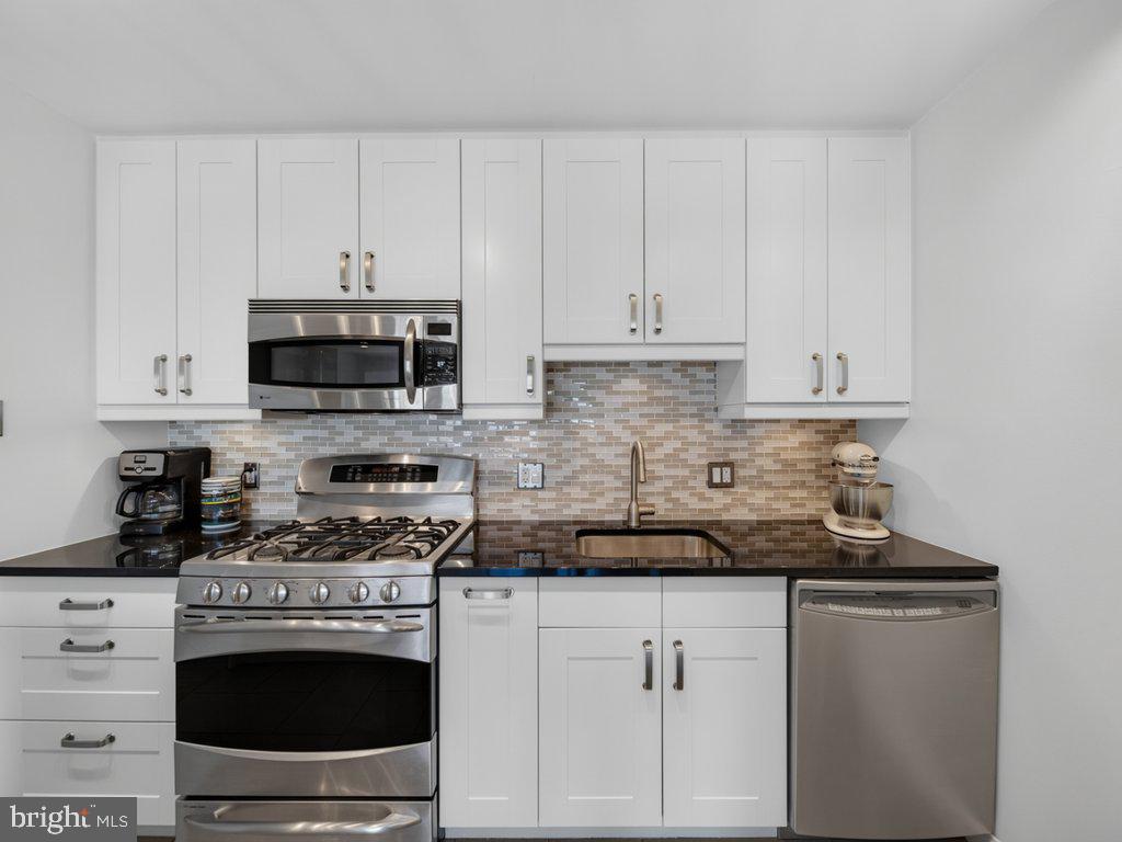 1280 21ST STREET NW Unit: 806