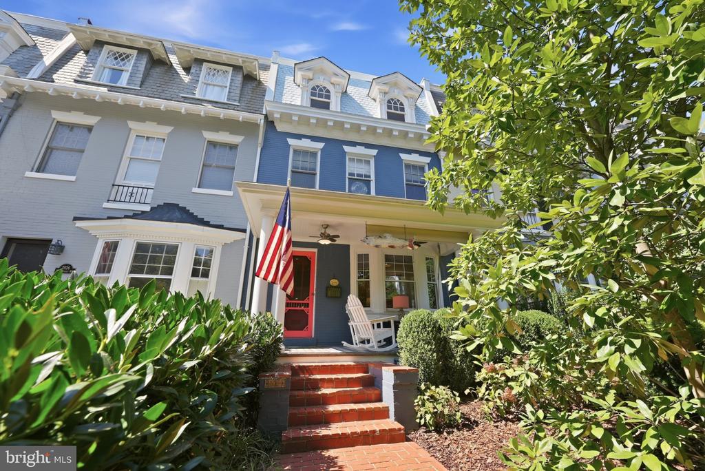 2828 27TH STREET NW