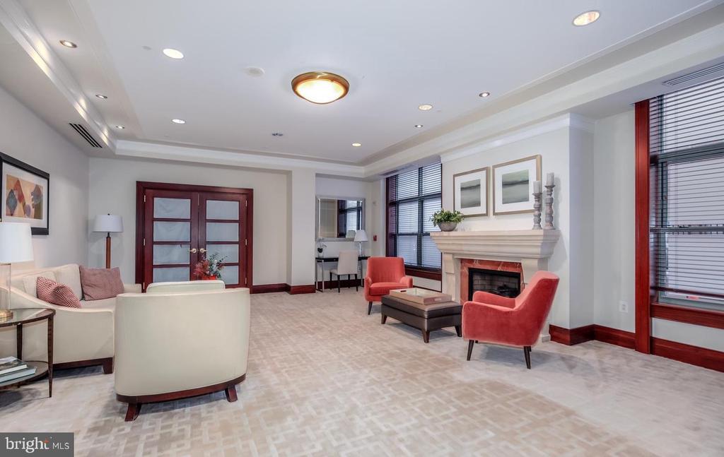 2425 L STREET NW Unit: 520
