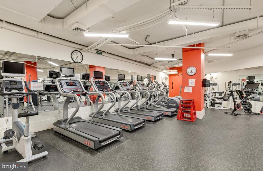 2425 L STREET NW Unit: 520