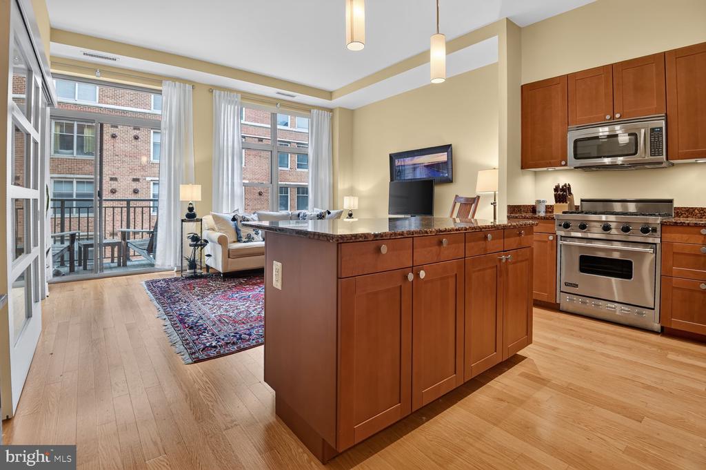 2425 L STREET NW Unit: 520