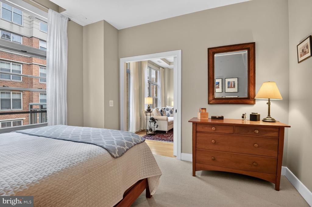 2425 L STREET NW Unit: 520