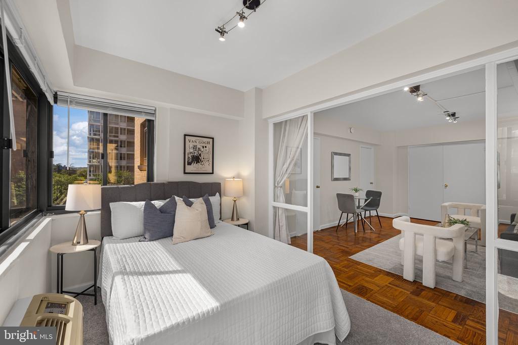 2141 I STREET NW Unit: 402