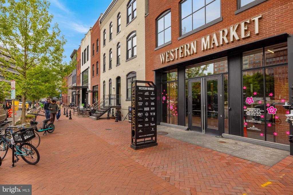 2141 I STREET NW Unit: 402