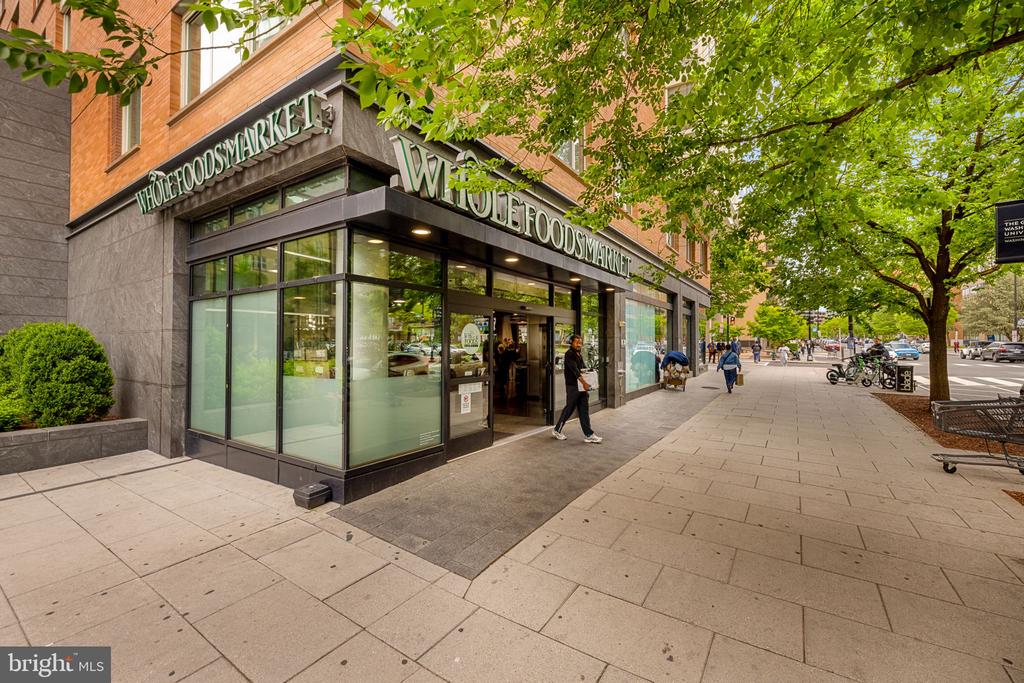 2141 I STREET NW Unit: 402