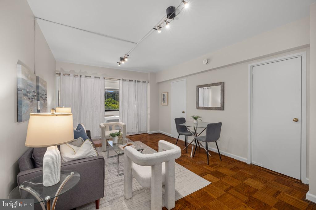 2141 I STREET NW Unit: 402