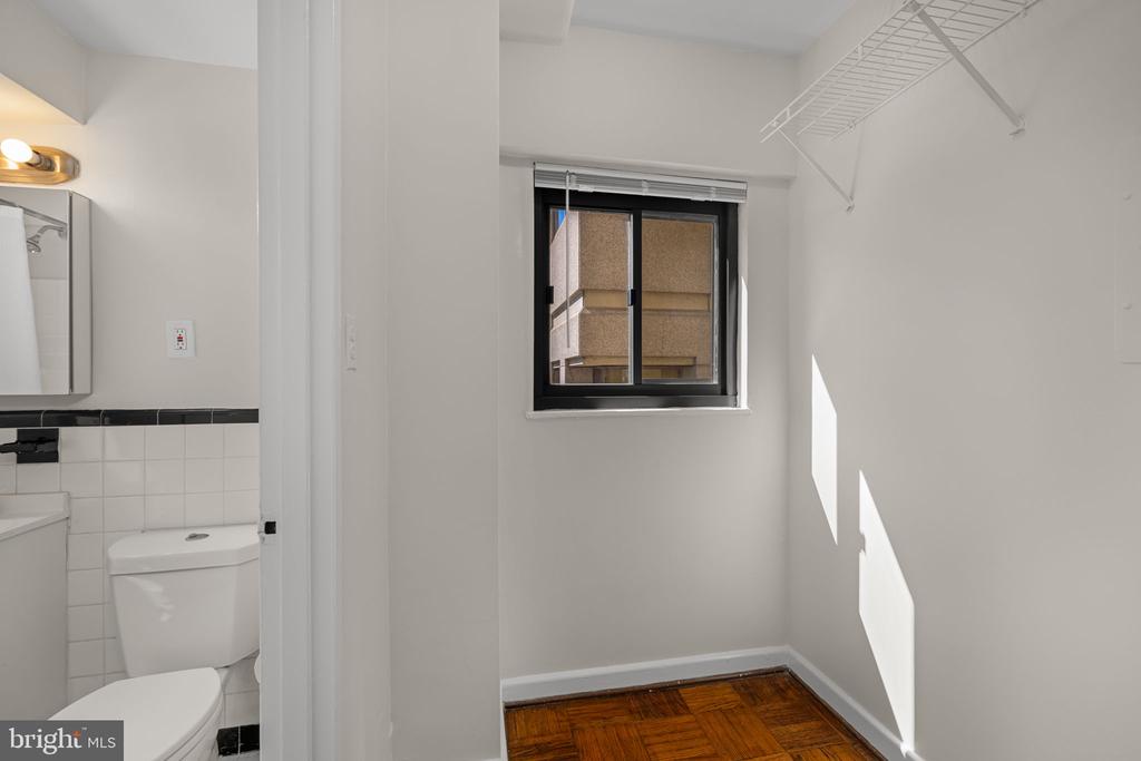 2141 I STREET NW Unit: 402