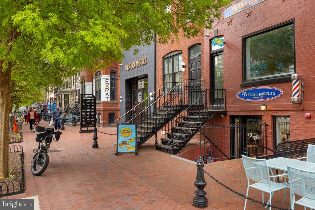 2141 I STREET NW Unit: 402