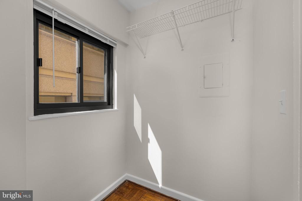 2141 I STREET NW Unit: 402