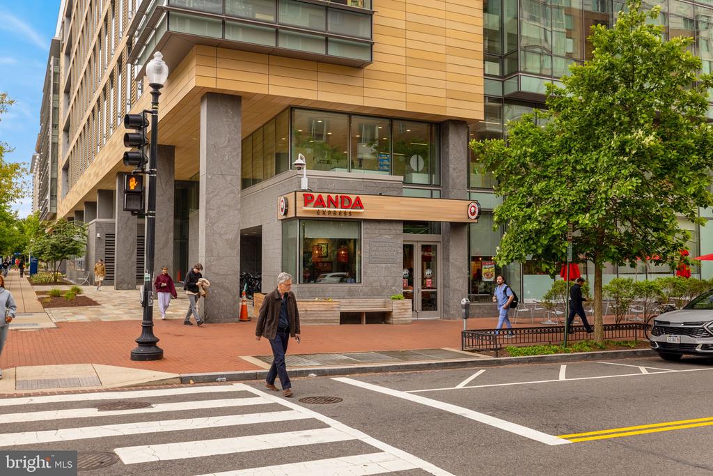2141 I STREET NW Unit: 402