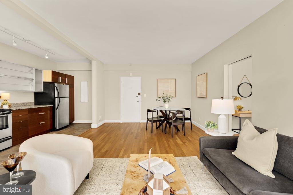 3901 CATHEDRAL AVENUE NW Unit: 220