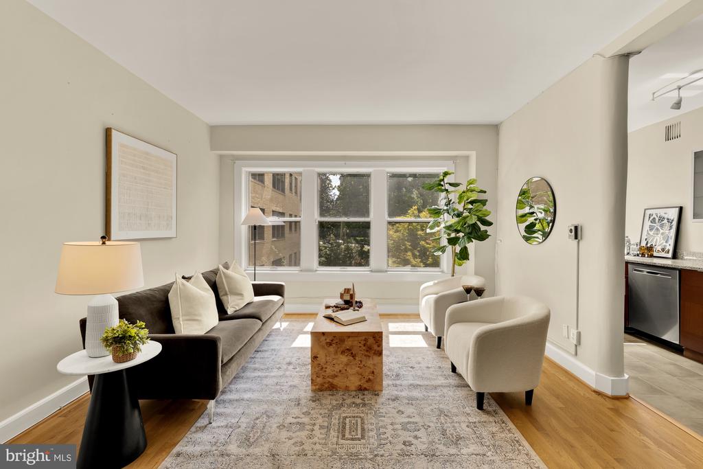 3901 CATHEDRAL AVENUE NW Unit: 220