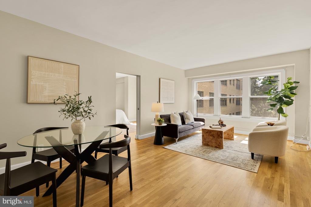3901 CATHEDRAL AVENUE NW Unit: 220