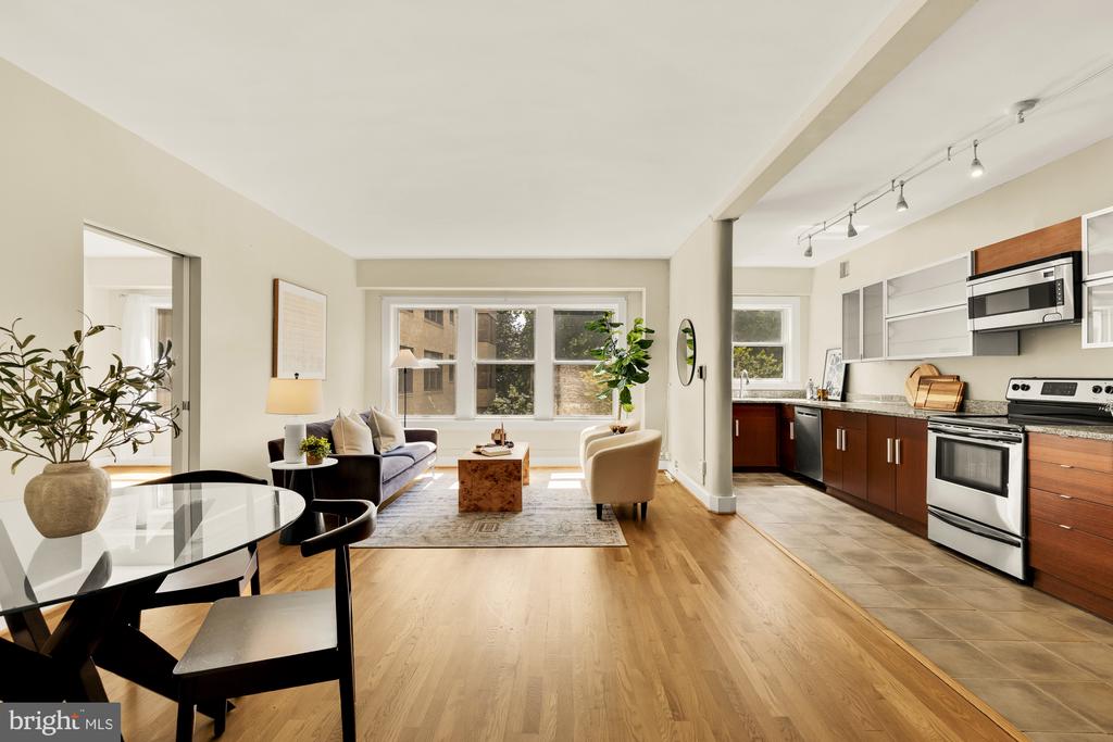 3901 CATHEDRAL AVENUE NW Unit: 220