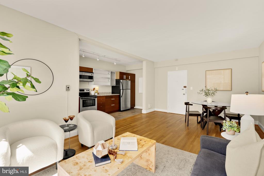3901 CATHEDRAL AVENUE NW Unit: 220
